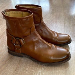 Fry Brown Phillip Harness Short Boot, size 9
